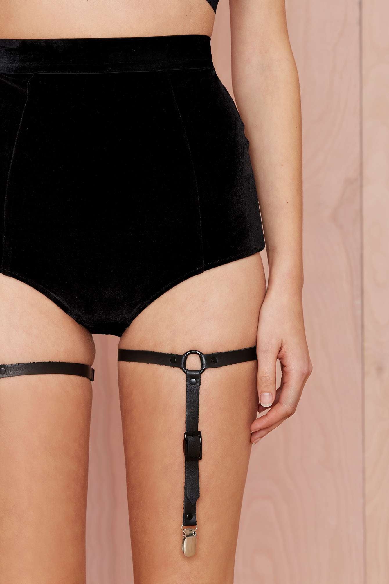 LEAH Leather Garter Set - JAKIMAC
 - 1