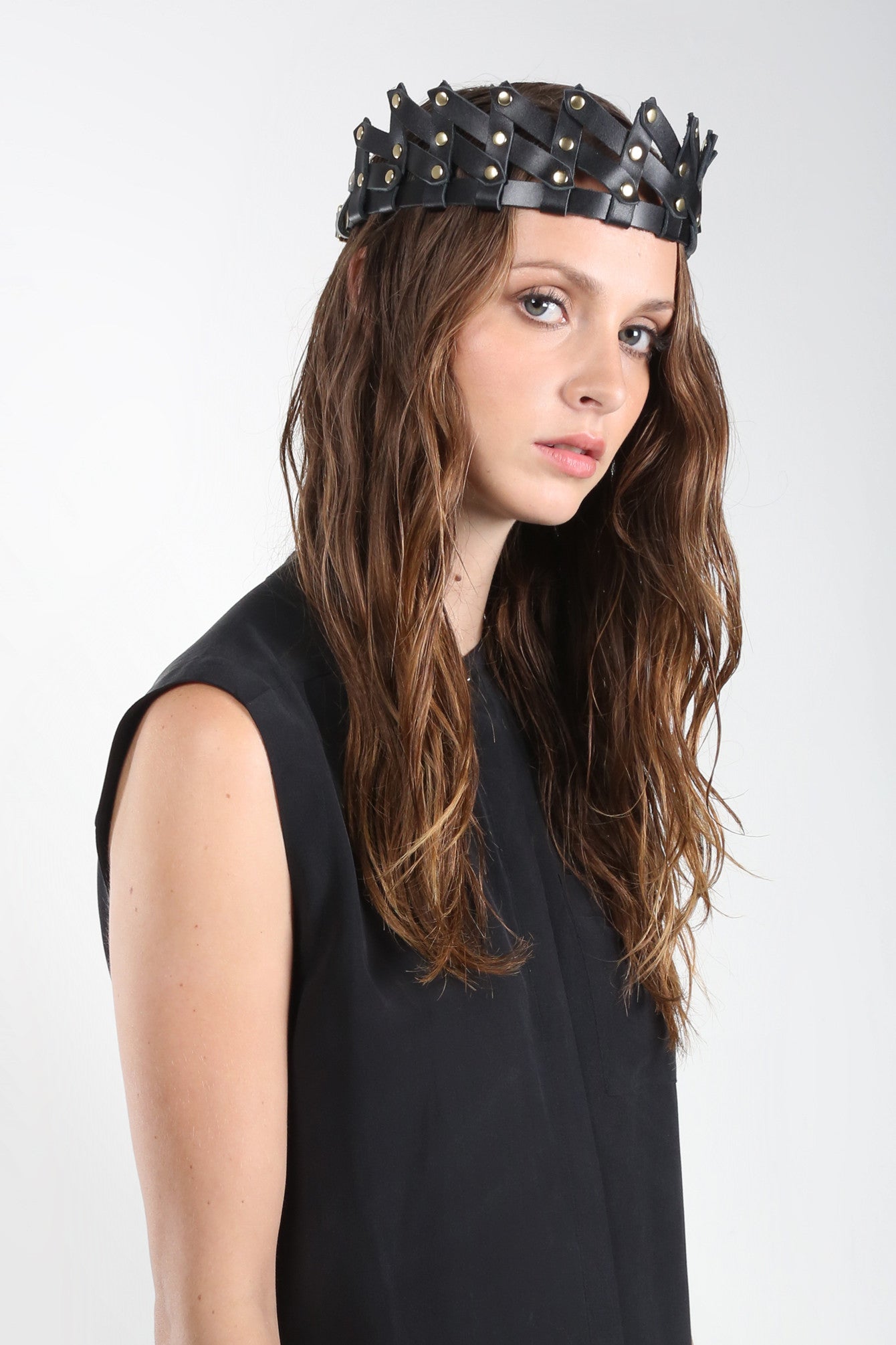 Kingly Leather Crown - JAKIMAC
 - 1